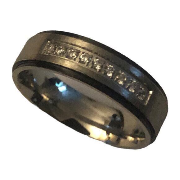 New comfort fit band with black edge and CZ’s size 9 - Picture 2 of 2